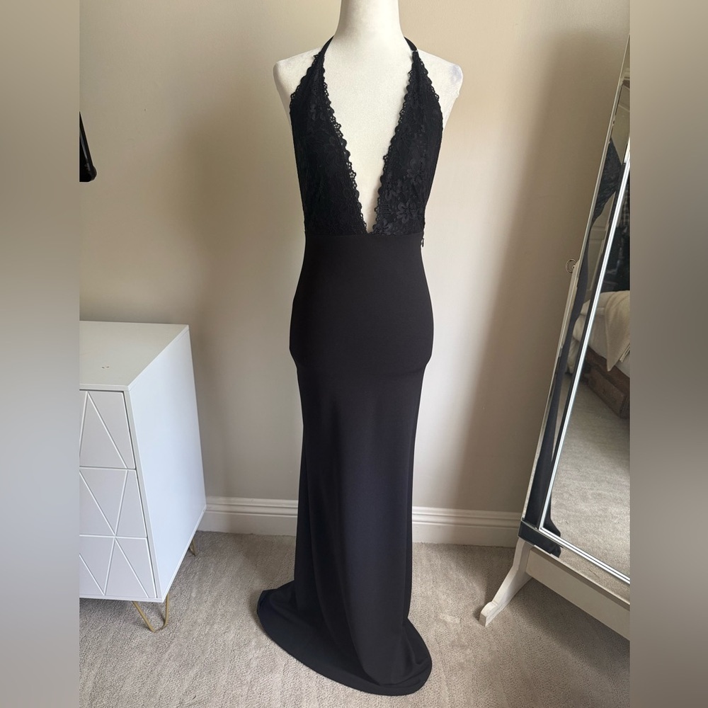 Lulu's Black Plunge Neck Sleeveless Gown